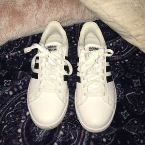 Adidas Women’s Advantage Sneaker
